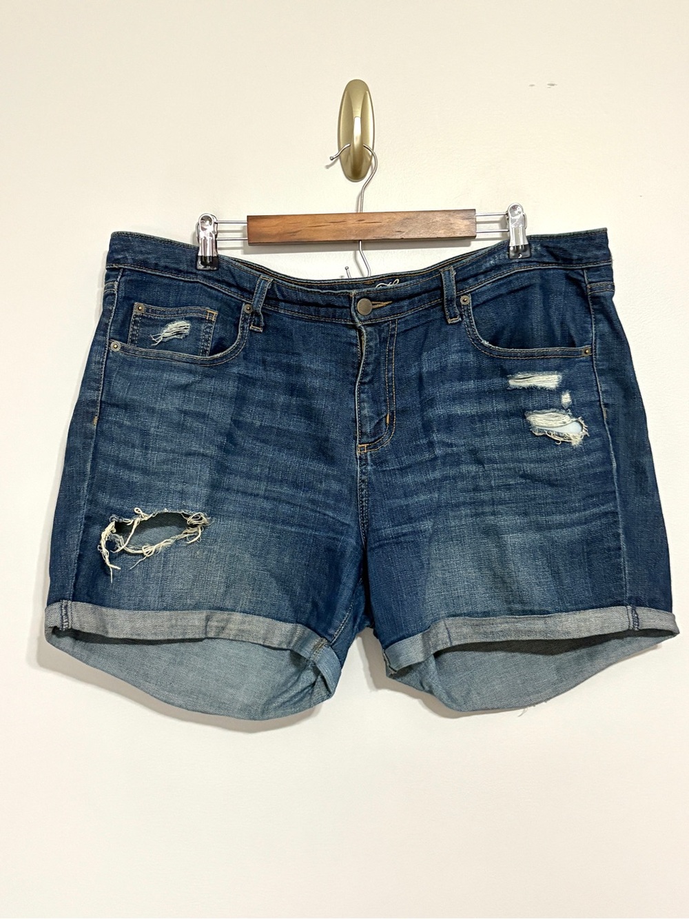 Universal Thread Dark Blue Distressed Rolled Hem Denim Shorts Size 16/32R